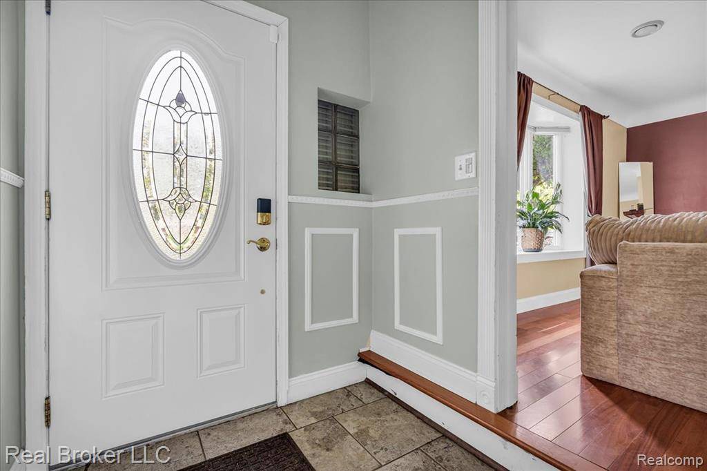 Farmington Hills, MI 48336,28251 Wildwood Trail
