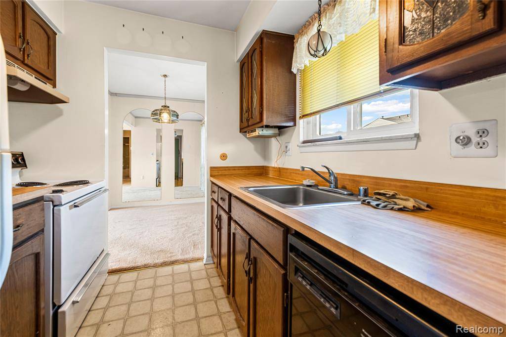 Roseville, MI 48066,29130 E Brittany Court