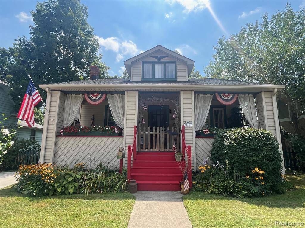 Lake Orion Vlg, MI 48362,216 E Flint Street