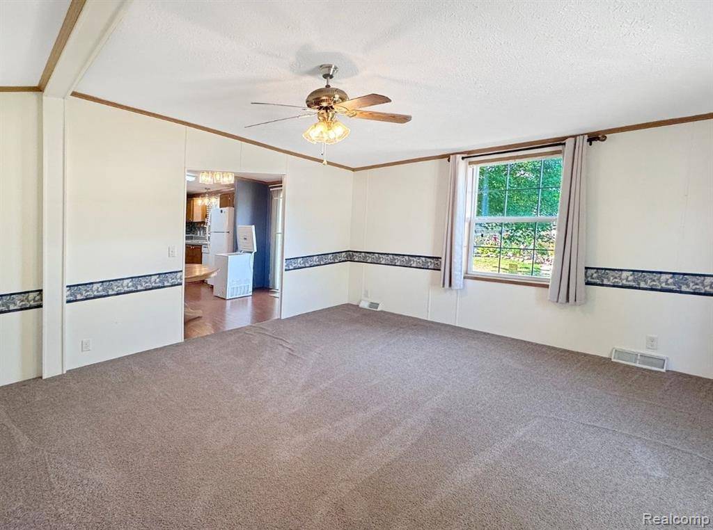 Fenton, MI 48430,8489 Barkwood Circle