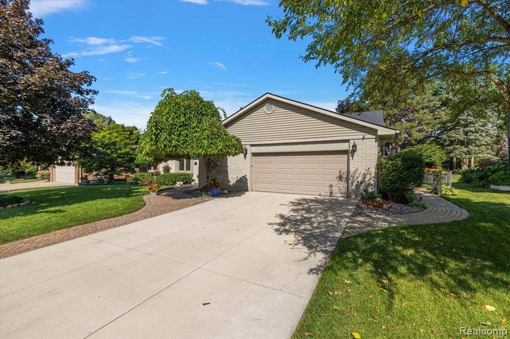 Northville, MI 48168,41908 Pon Meadow Drive