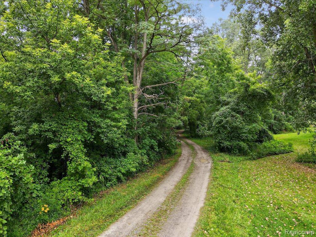 Almont Twp, MI 48003,5061 Sandhill Road