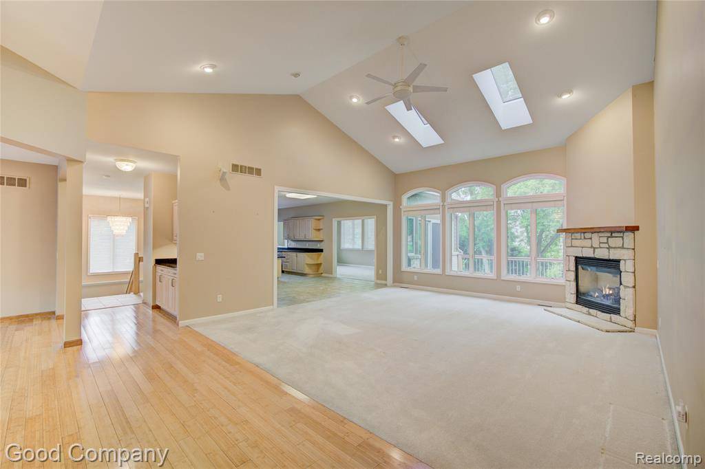 Rochester, MI 48306,374 Oakbridge Drive