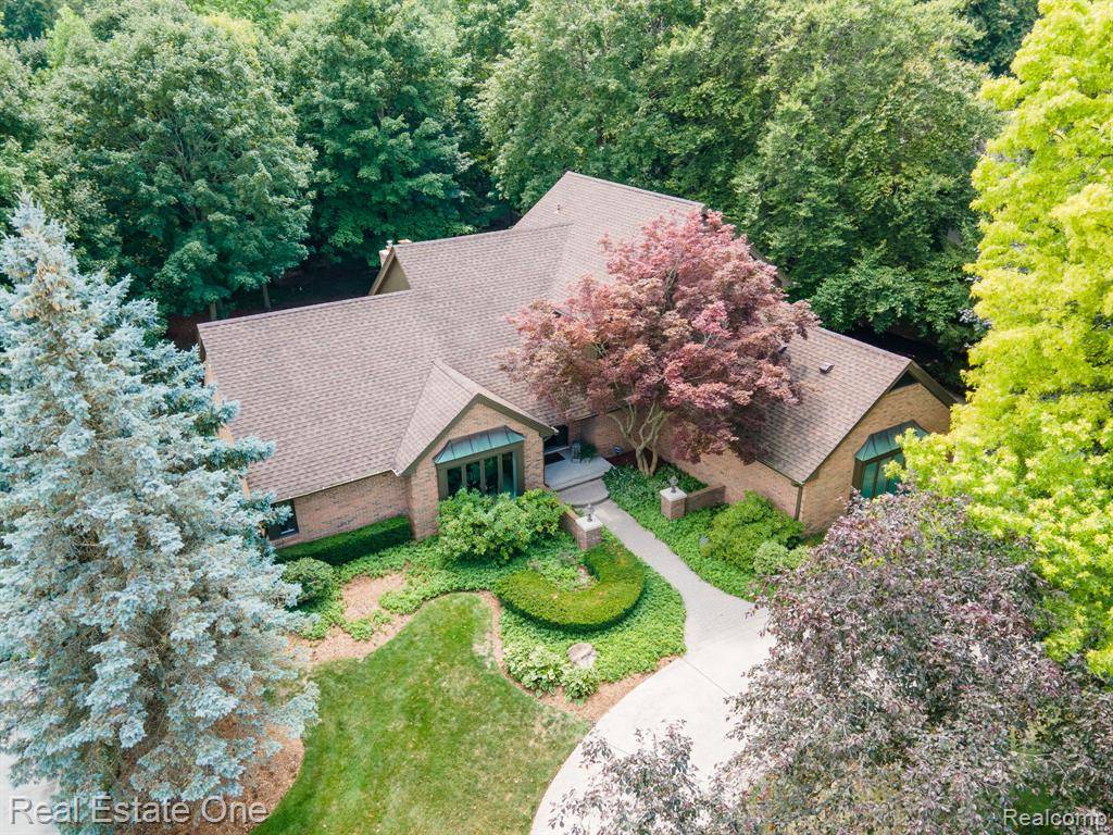 Troy, MI 48098,4794 RIVERS EDGE Drive