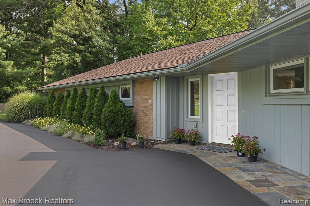 Franklin Vlg, MI 48025,30500 Rosemond Drive