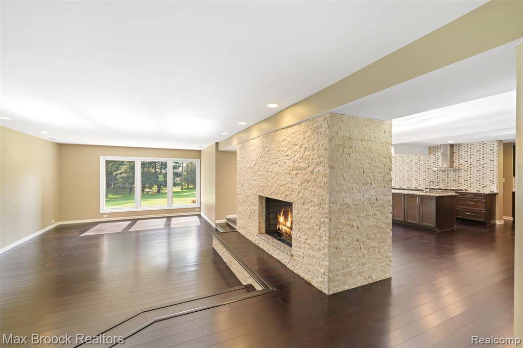 Franklin Vlg, MI 48025,30500 Rosemond Drive