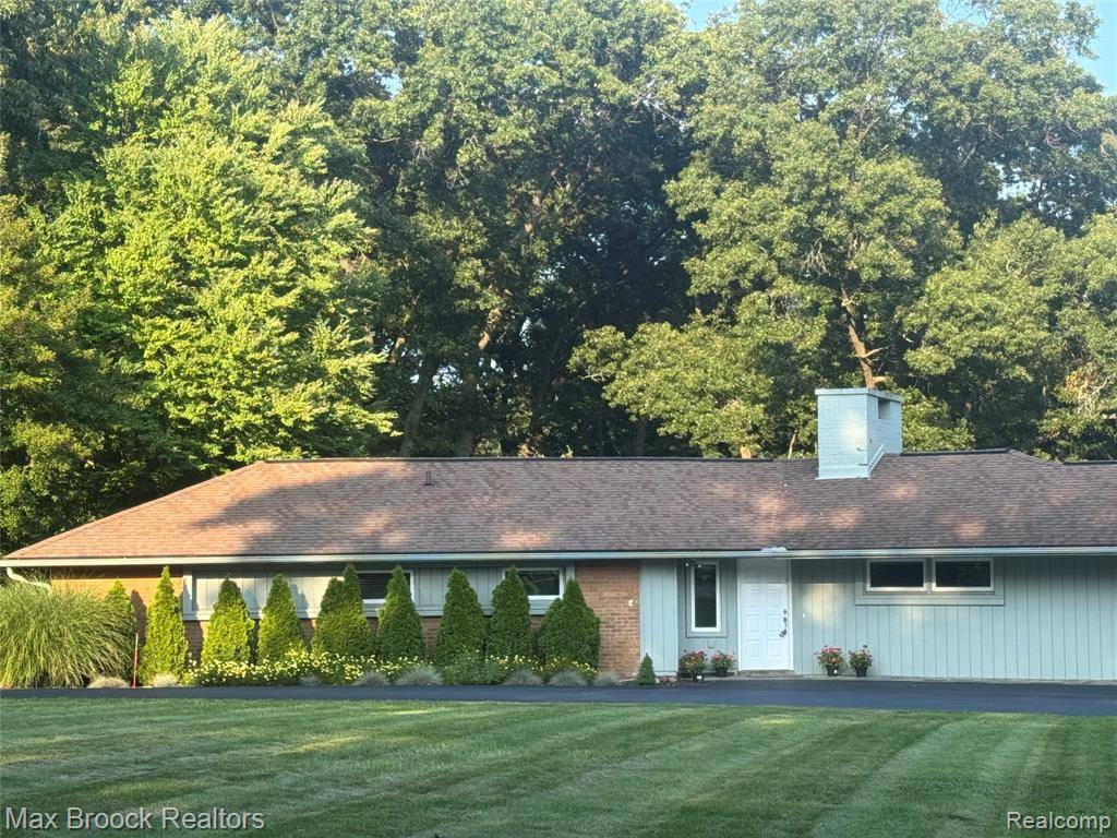 Franklin Vlg, MI 48025,30500 Rosemond Drive