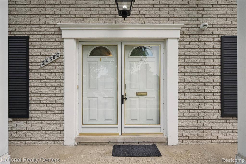 Oak Park, MI 48237,24580 Oneida Blvd