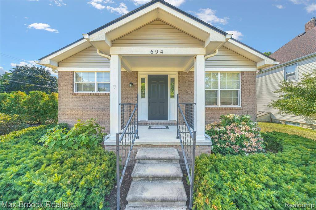 Auburn Hills, MI 48326,694 S Squirrel Road