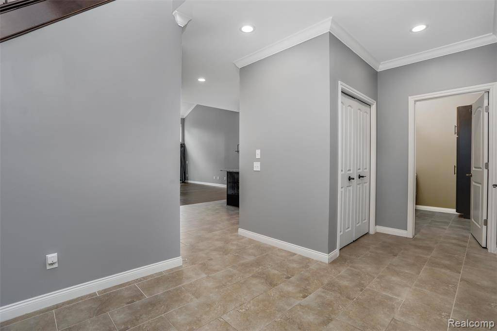 Shelby Twp, MI 48316,2156 Austin Drive