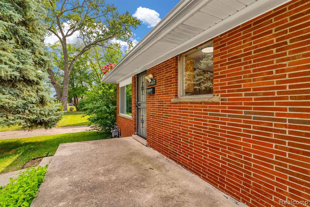 Detroit, MI 48235,17207 Archdale Street