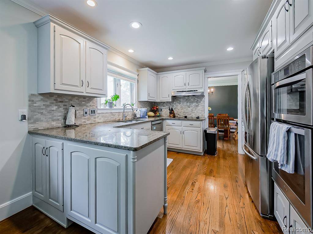 Bloomfield Hills, MI 48301,5611 Priory Lane