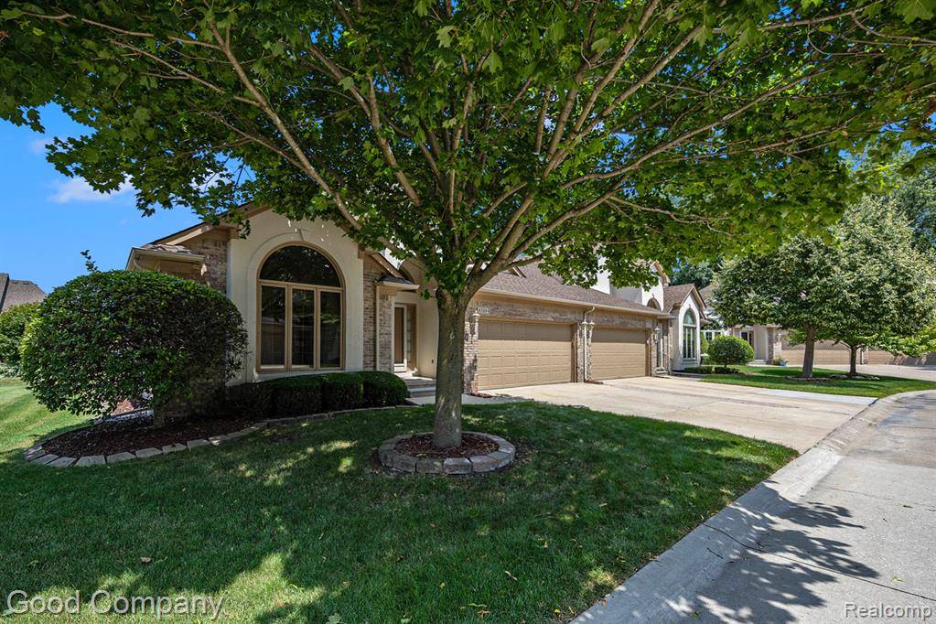 Macomb Twp, MI 48042,47284 Hunters Chase Drive