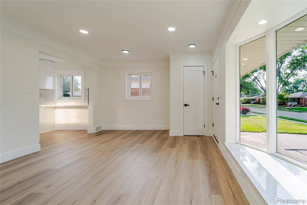 St. Clair Shores, MI 48082,22612 Raymond Court