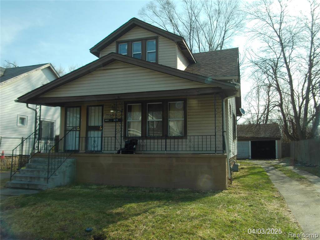 Detroit, MI 48205,17318 WALTHAM Street