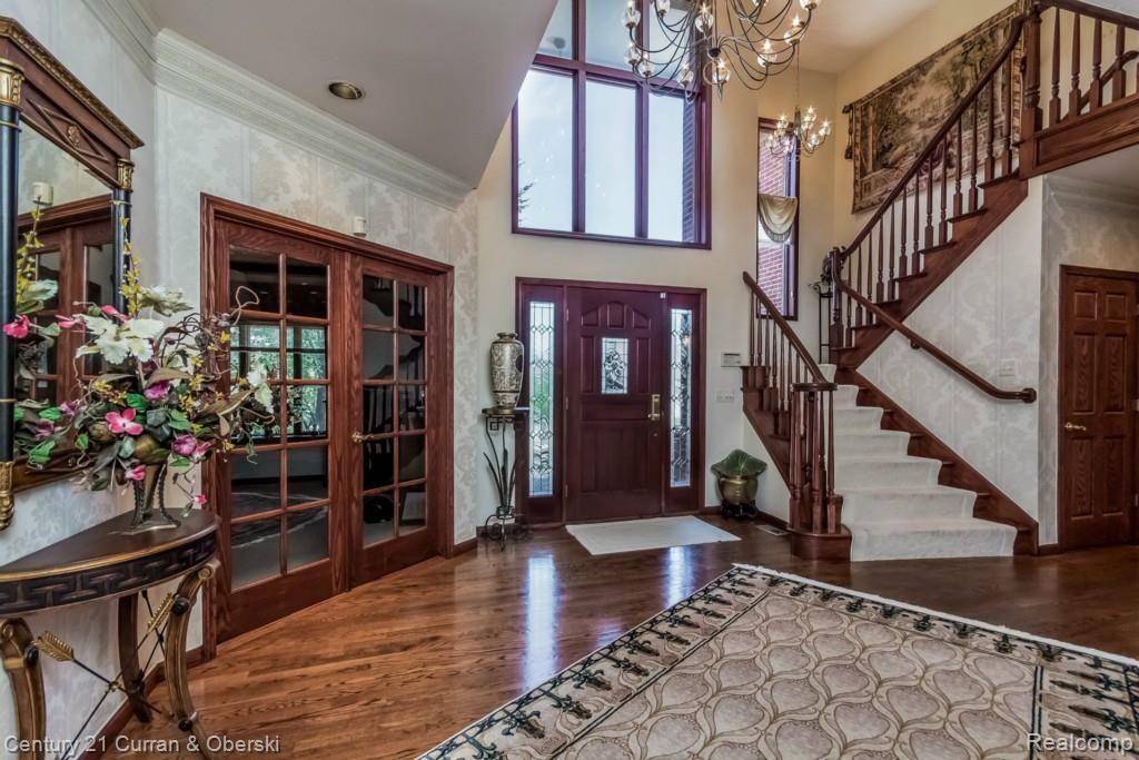 Farmington Hills, MI 48331,31085 ESTATE WOODS Court