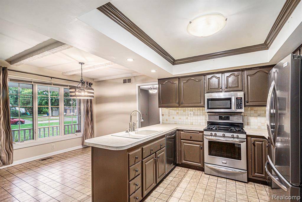 Grand Blanc, MI 48439,444 Boutell Drive