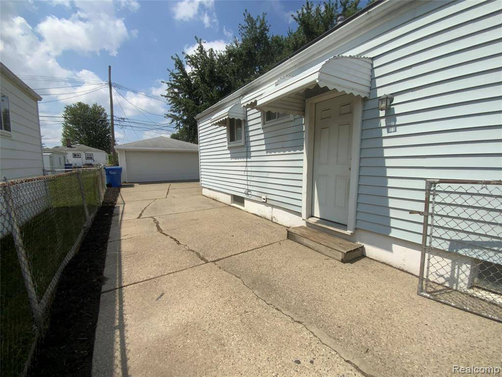 Warren, MI 48092,27215 Townsend Avenue