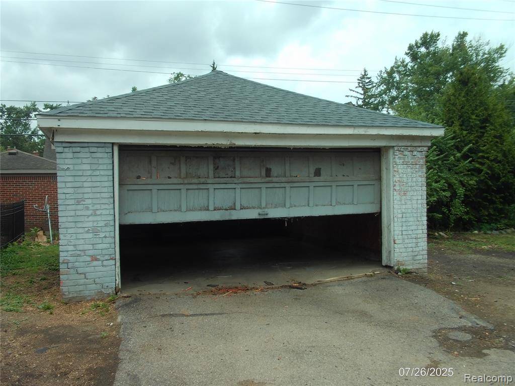 Huntington Woods, MI 48070,26085 Humber Street