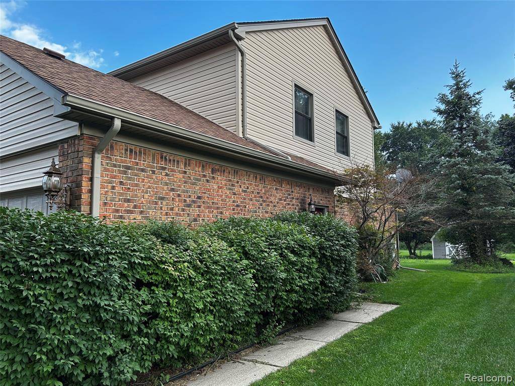 Clinton Twp, MI 48038,19642 Shorecrest Drive
