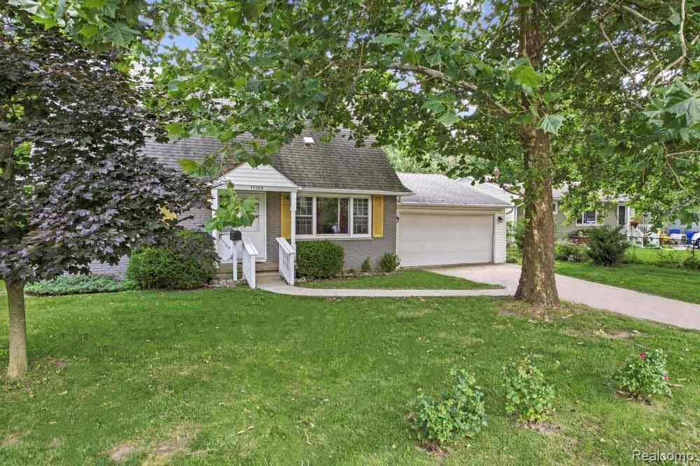 Grand Blanc, MI 48439,11169 Riverview Drive