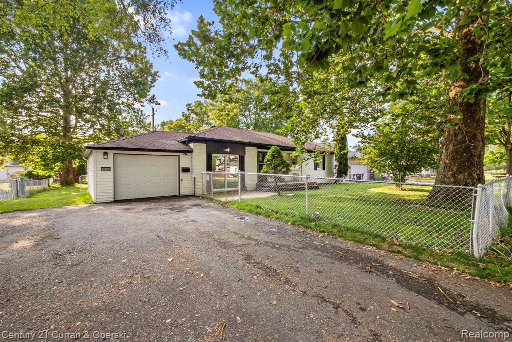 Southfield, MI 48033,21779 Seminole Street