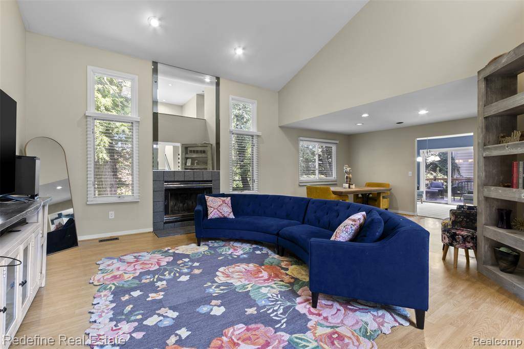 West Bloomfield Twp, MI 48324,3195 Green Oaks Drive