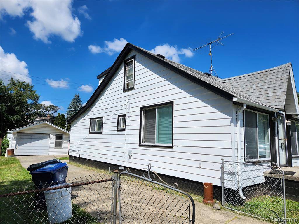 Redford Twp, MI 48239,15369 Leona Drive