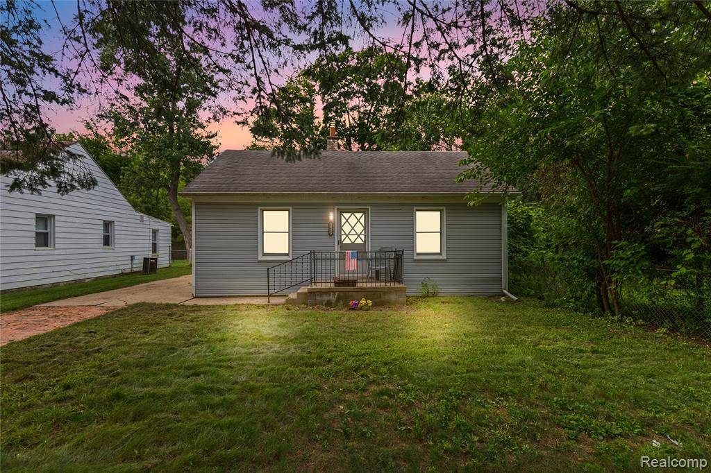 Farmington, MI 48336,21409 Oxford Avenue