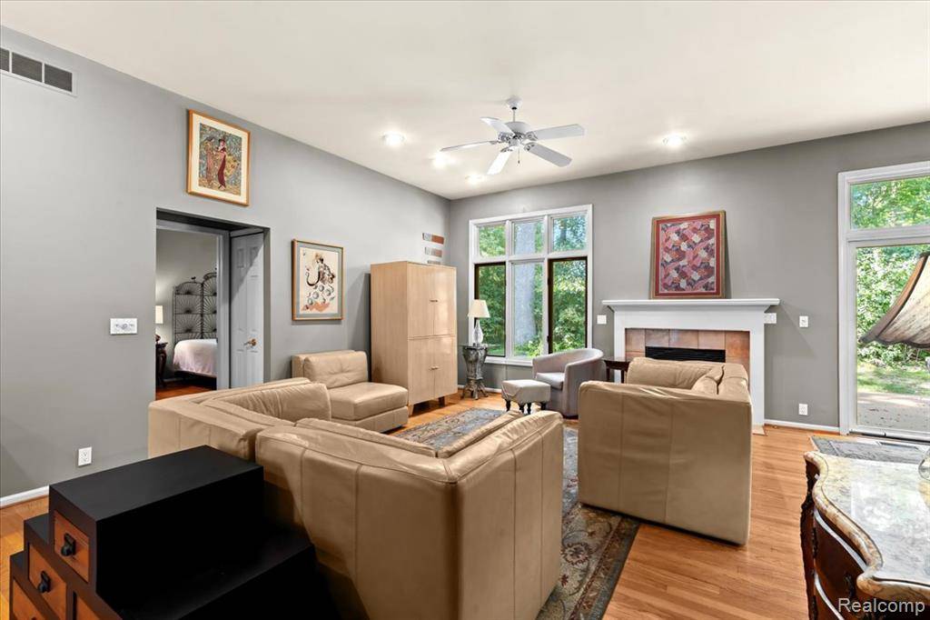 West Bloomfield Twp, MI 48324,5770 Point Of The Woods Drive