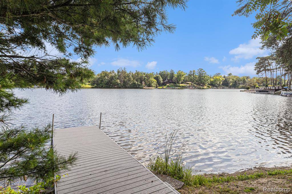 Lake Orion Vlg, MI 48362,979 Abseguami Trail