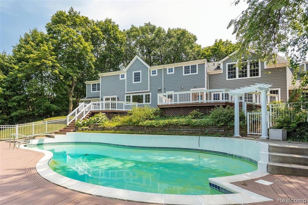 Franklin Vlg, MI 48025,31265 WOODSIDE Drive