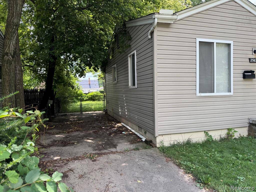 Dearborn Heights, MI 48125,25623 DARTMOUTH Street