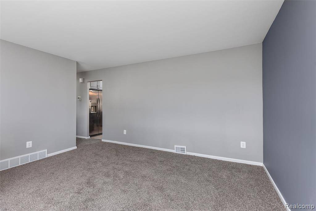 Roseville, MI 48066,16061 Common Road