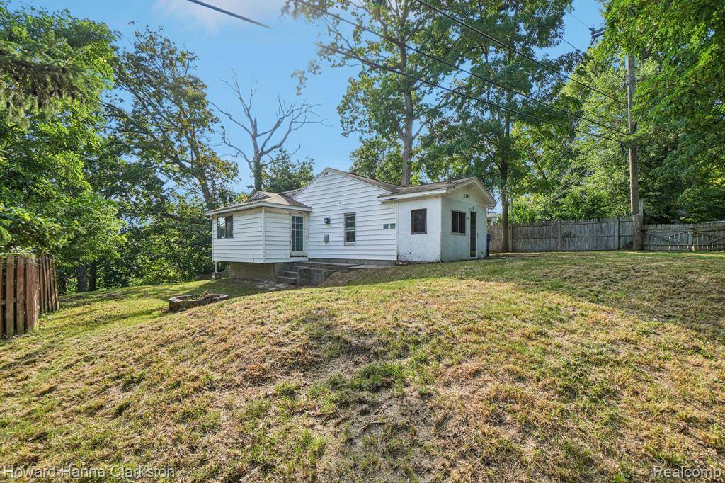 Waterford Twp, MI 48327,1396 Oregon Boulevard