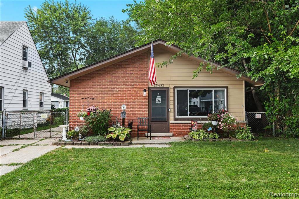 Dearborn Heights, MI 48125,25492 Powers Avenue