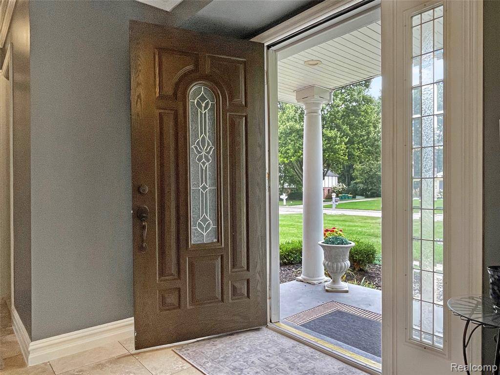 Oakland Twp, MI 48306,153 Aintree Road