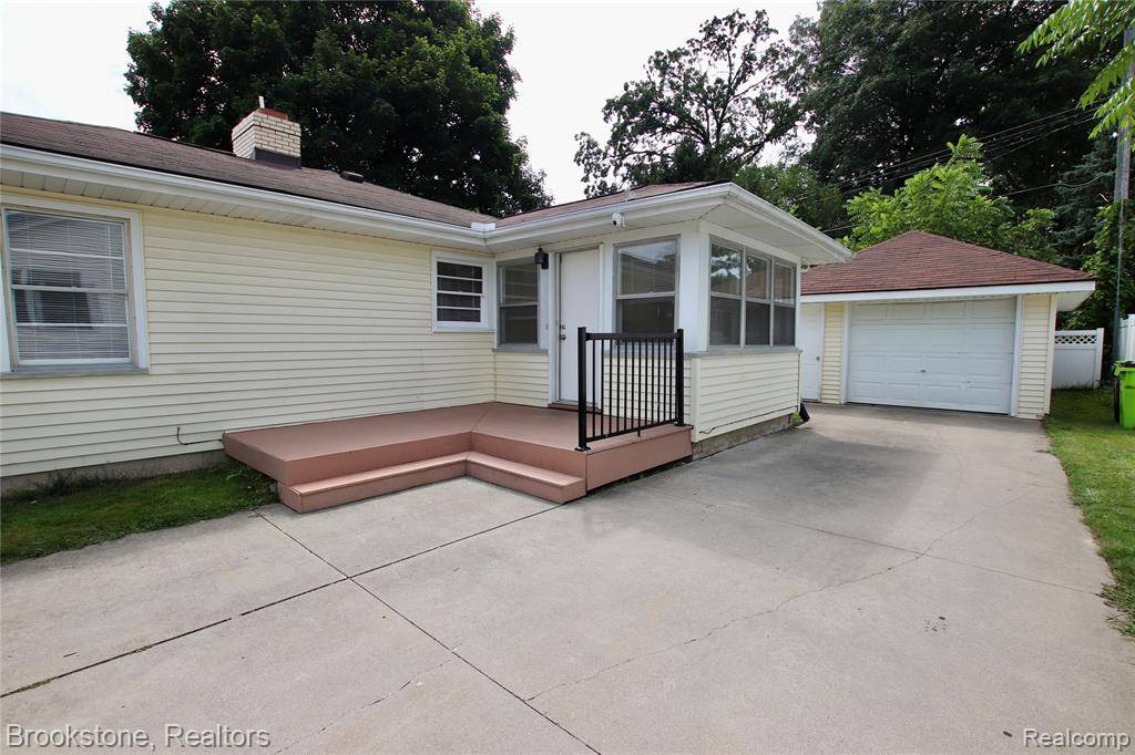 Fenton, MI 48430,621 Forest Drive