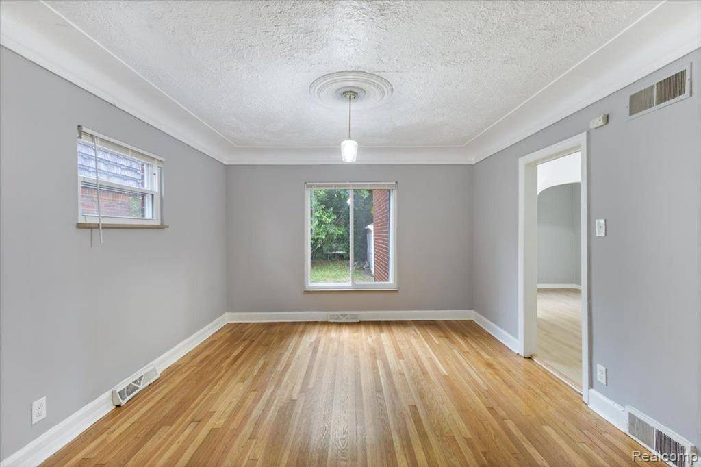 Detroit, MI 48221,18950 SANTA ROSA Drive