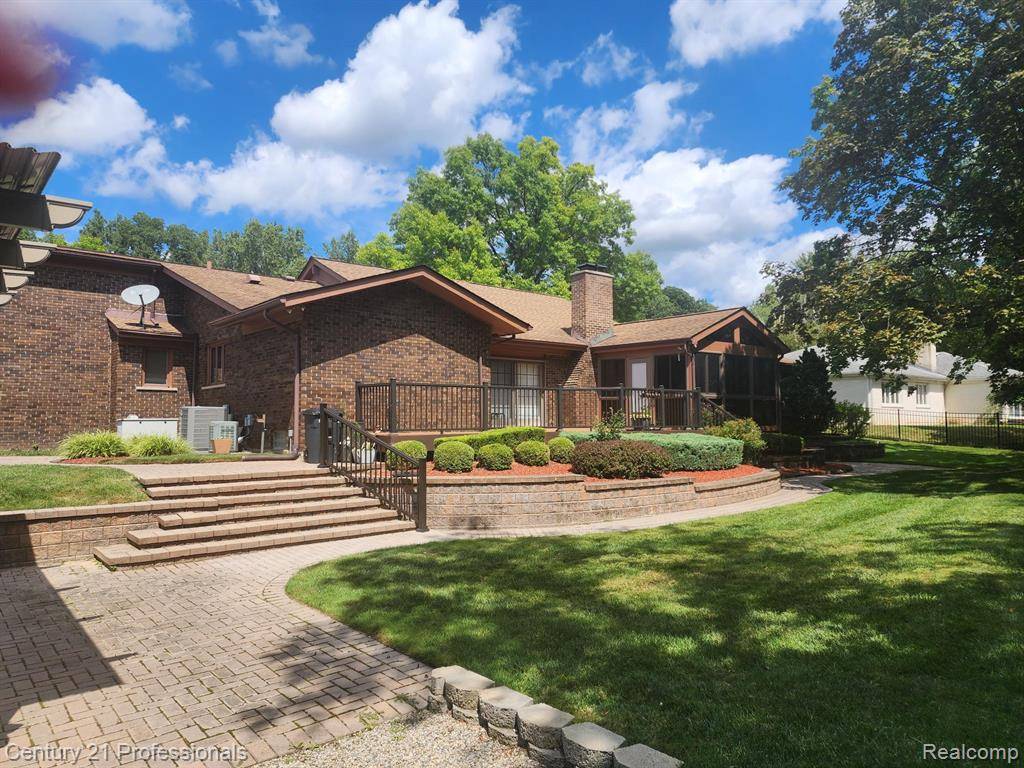 Southfield, MI 48034,23575 Riverview Drive