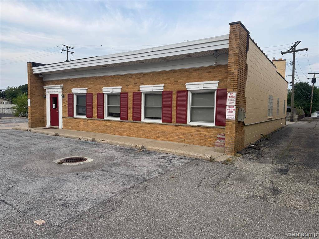 St. Clair Shores, MI 48081,28730 Harper Avenue