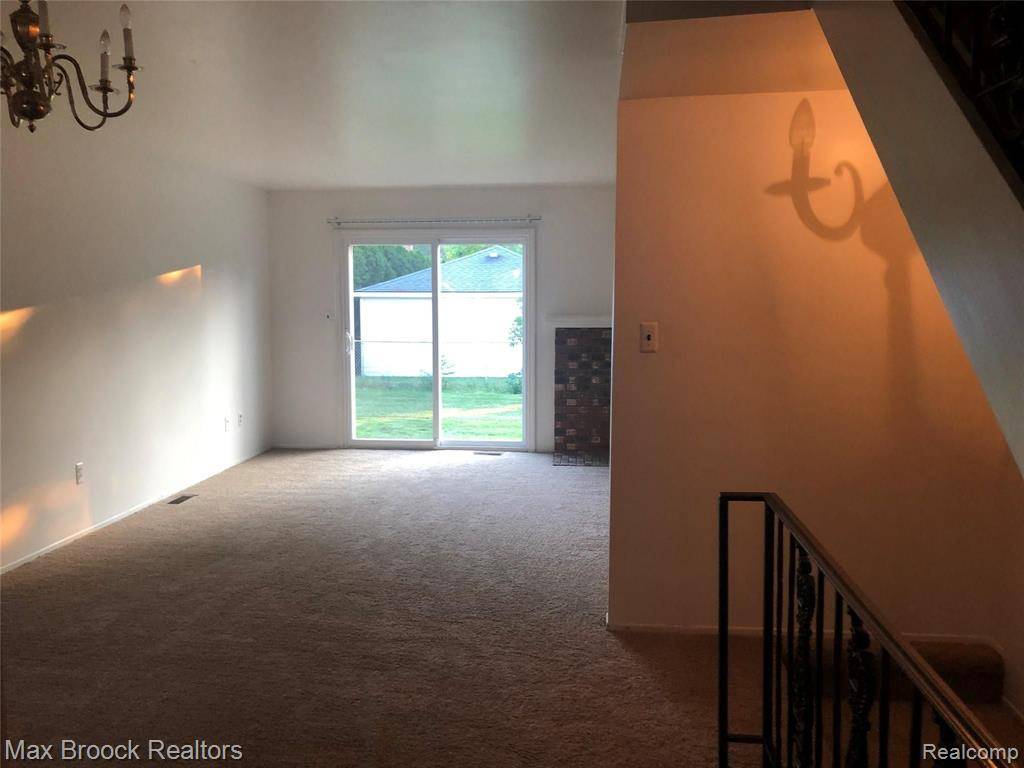 Warren, MI 48093,27431 HOOVER Road