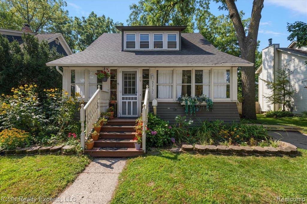 Farmington, MI 48335,33731 Shiawassee Street