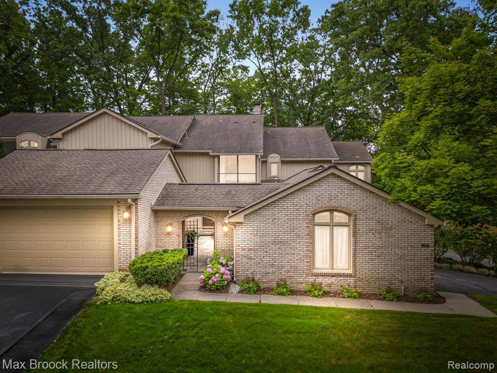 Bloomfield Hills, MI 48304,1132 Hillpointe Circle