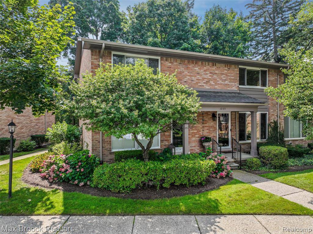 Birmingham, MI 48009,1039 N Old Woodward Avenue 2