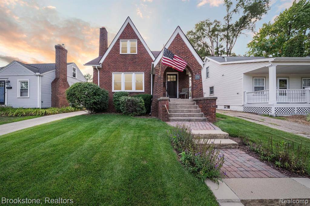 Royal Oak, MI 48067,718 Irving Avenue