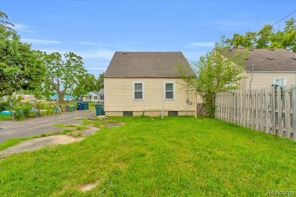 Lincoln Park, MI 48146,2064 Morris Avenue