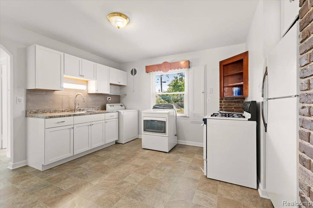 Roseville, MI 48066,26621 Belanger Street