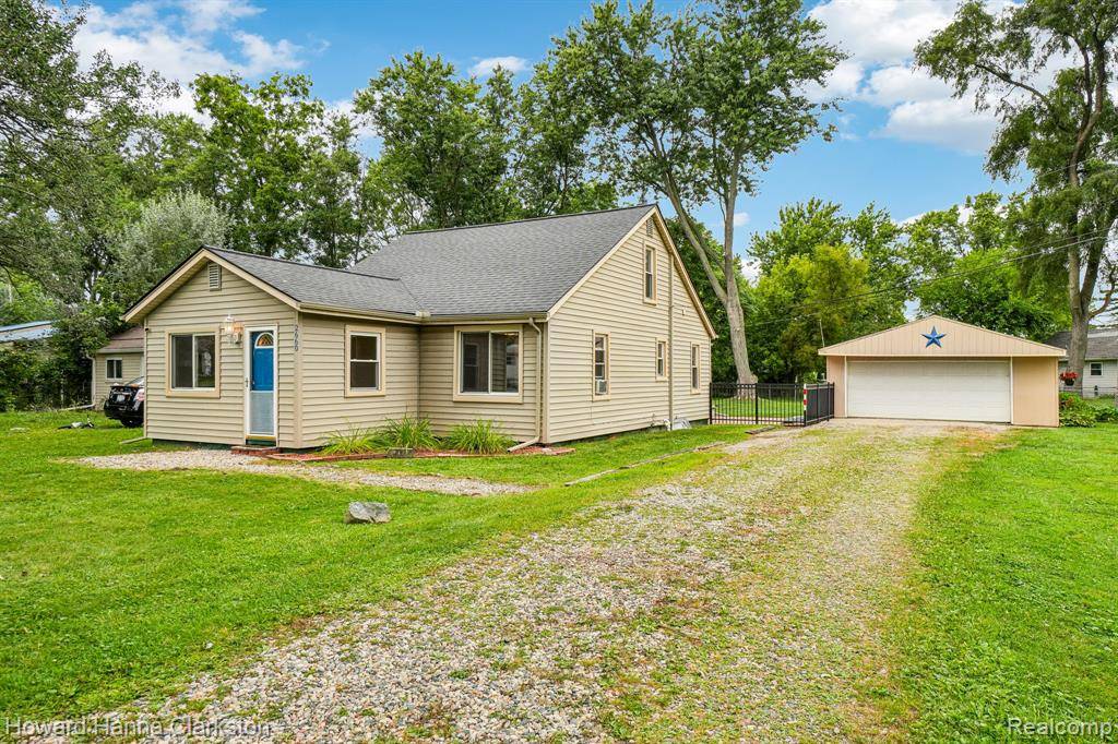 Waterford Twp, MI 48328,2660 Mott Avenue