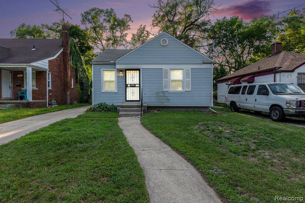 Detroit, MI 48219,18723 Warwick Street